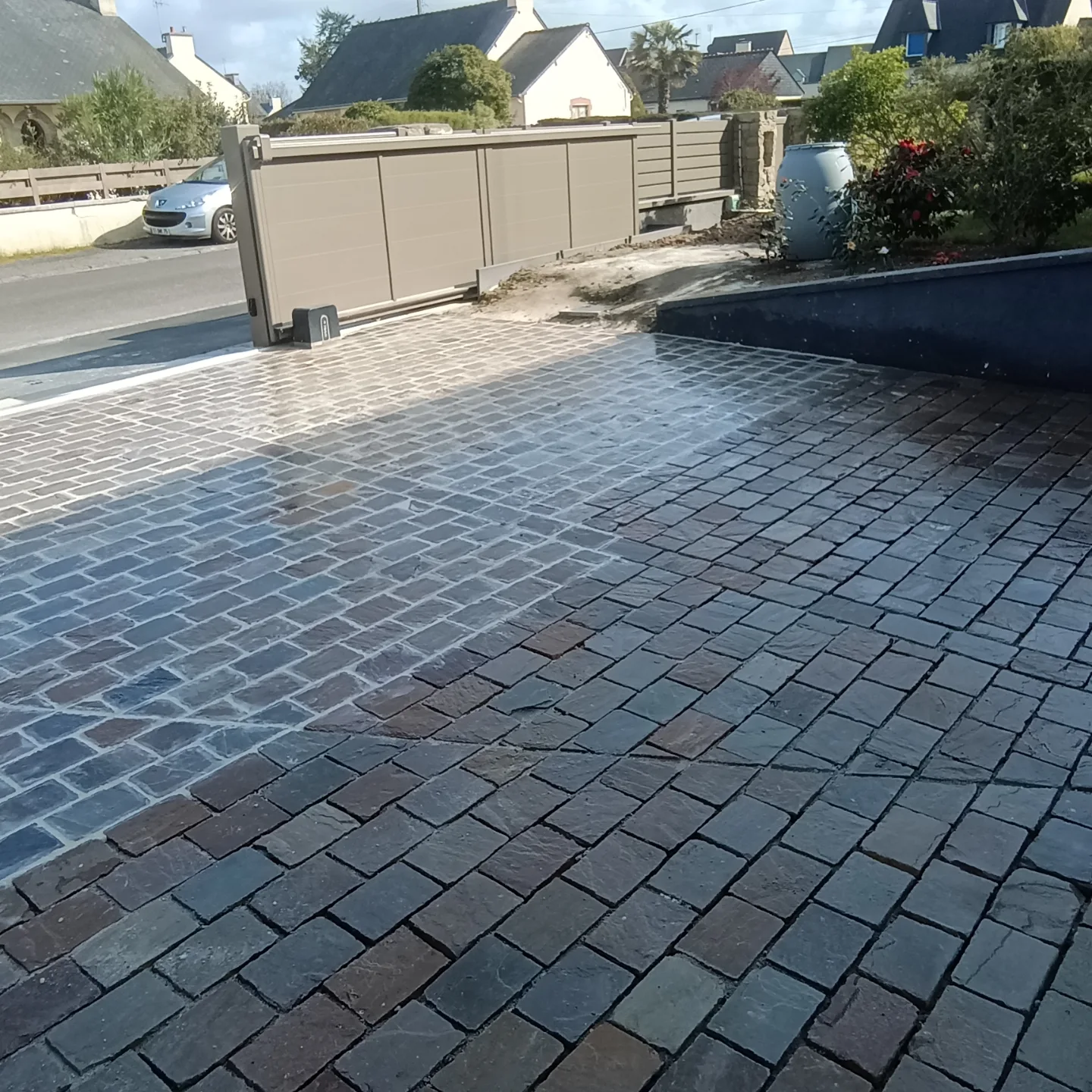 Cour terminée en pavés de pierre